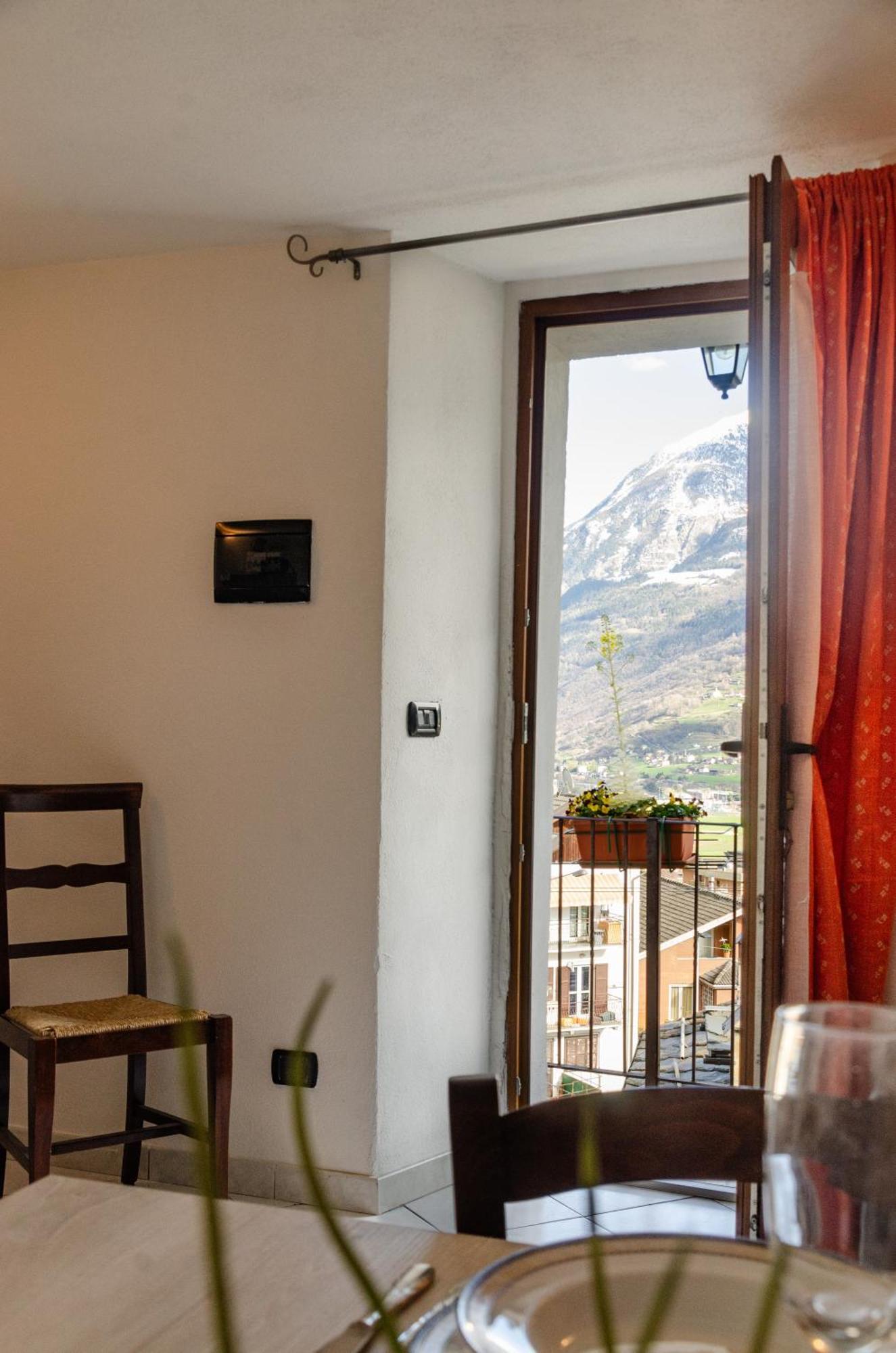 La Casa Degli Aromi - Vista Montagna E Relax Villa Aosta Buitenkant foto